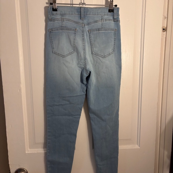 RE/Generation Light Wash Skinny Jeans - High-Rise - Size 3 - Picture 2 of 3